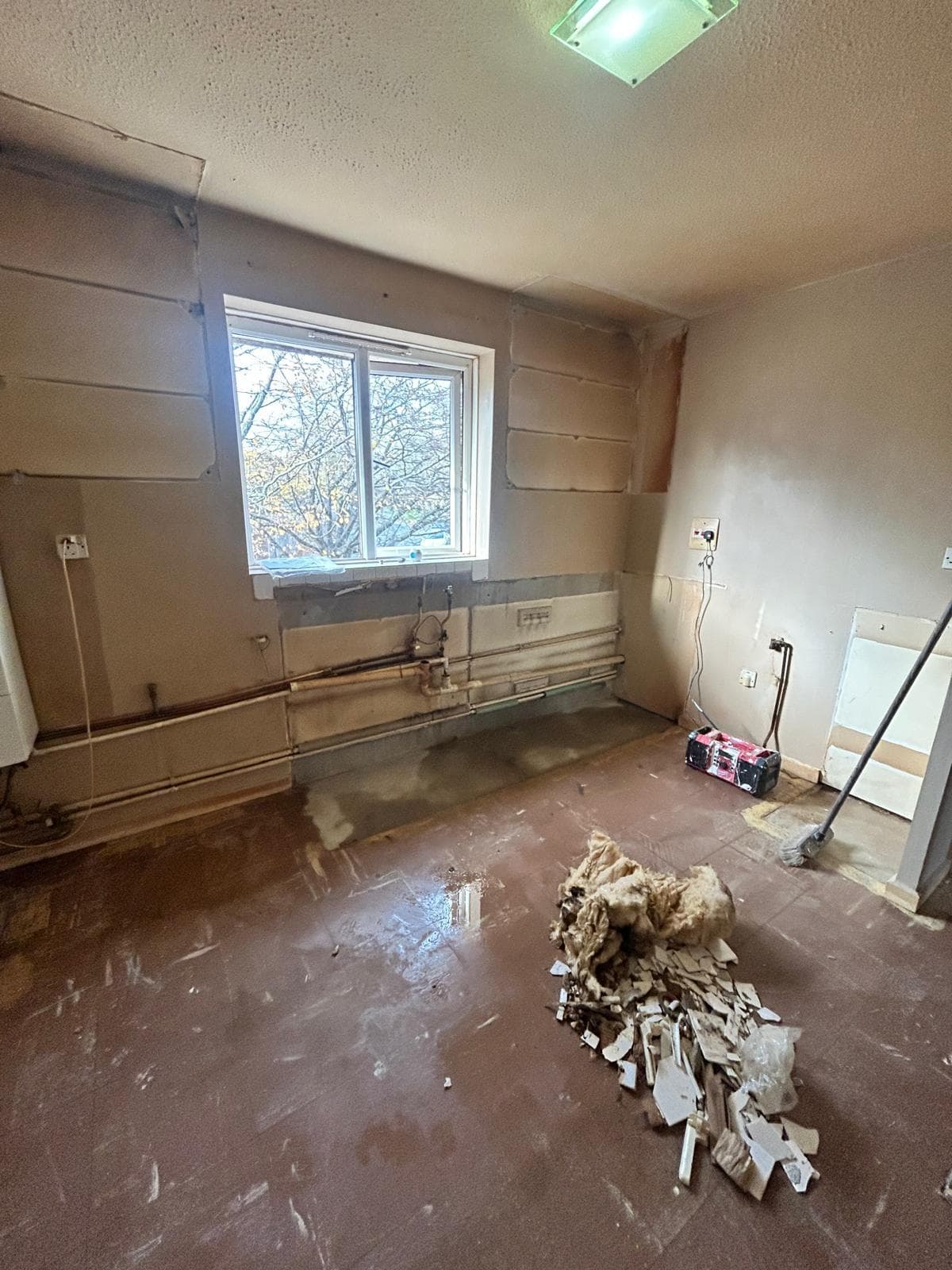 Horsham 1‑Bed Apartment Refurbishment before renovation